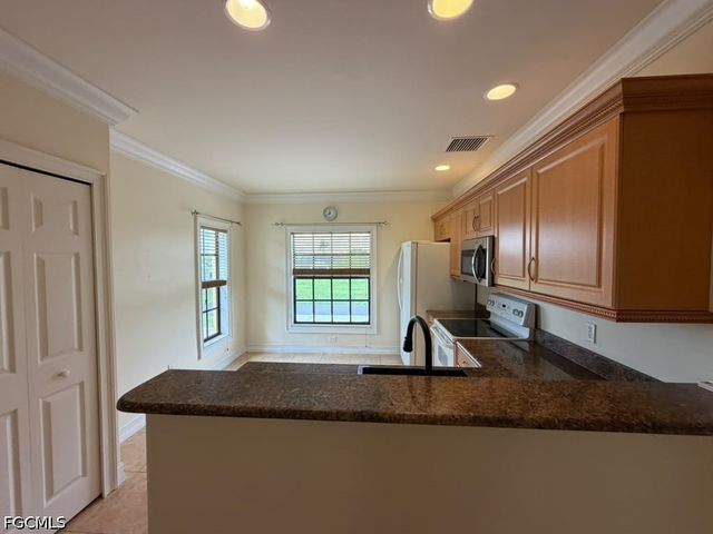 4921 SW 16th PL 202, Cape Coral, FL 33914