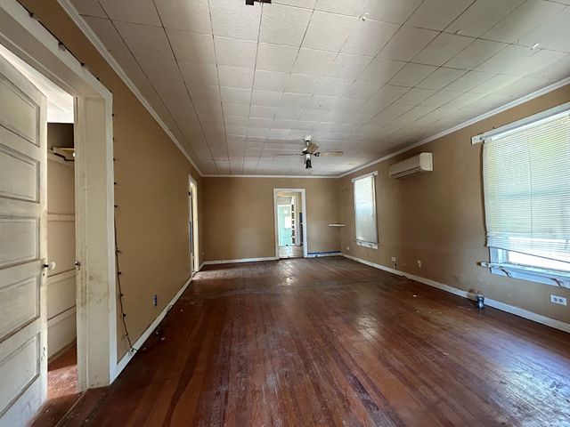 1413 Broadway, Kerrville, TX 78028