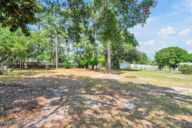 809 Pine Valley Drive, Wilmington, NC 28409