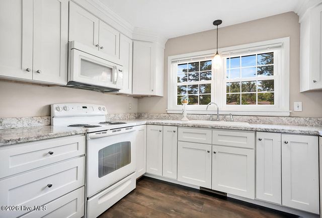 809 Pine Valley Drive, Wilmington, NC 28409