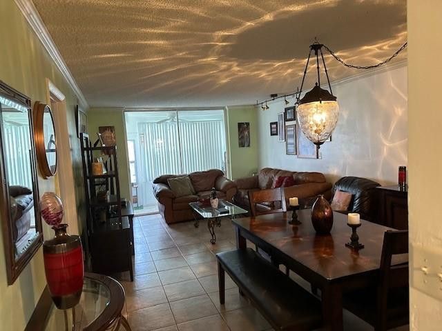 9350 Sunrise Lakes Boulevard 101, Sunrise, FL 33322