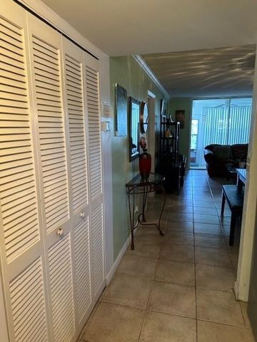 9350 Sunrise Lakes Boulevard 101, Sunrise, FL 33322