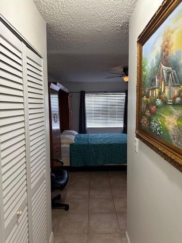 9350 Sunrise Lakes Boulevard 101, Sunrise, FL 33322