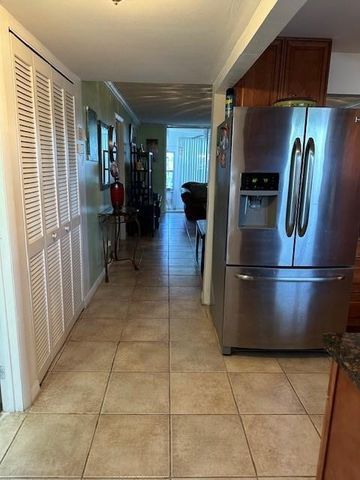 9350 Sunrise Lakes Boulevard 101, Sunrise, FL 33322