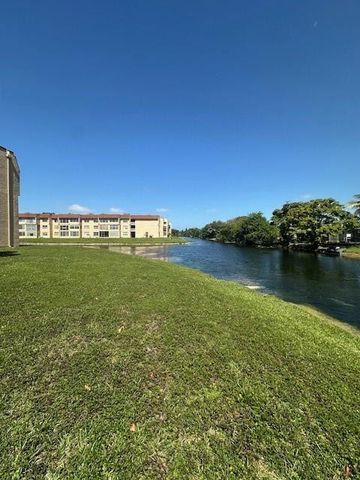 9350 Sunrise Lakes Boulevard 101, Sunrise, FL 33322