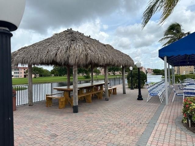 9350 Sunrise Lakes Boulevard 101, Sunrise, FL 33322