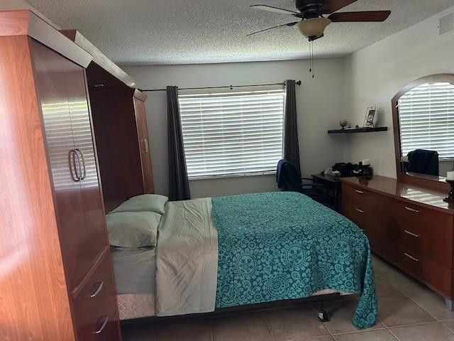 9350 Sunrise Lakes Boulevard 101, Sunrise, FL 33322