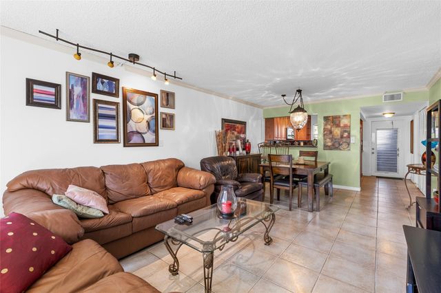 9350 Sunrise Lakes Boulevard 101, Sunrise, FL 33322