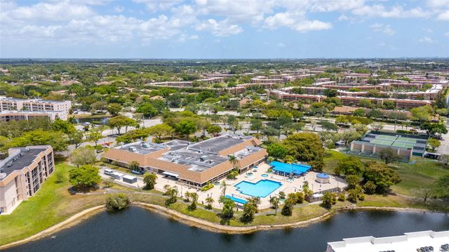 9350 Sunrise Lakes Boulevard 101, Sunrise, FL 33322