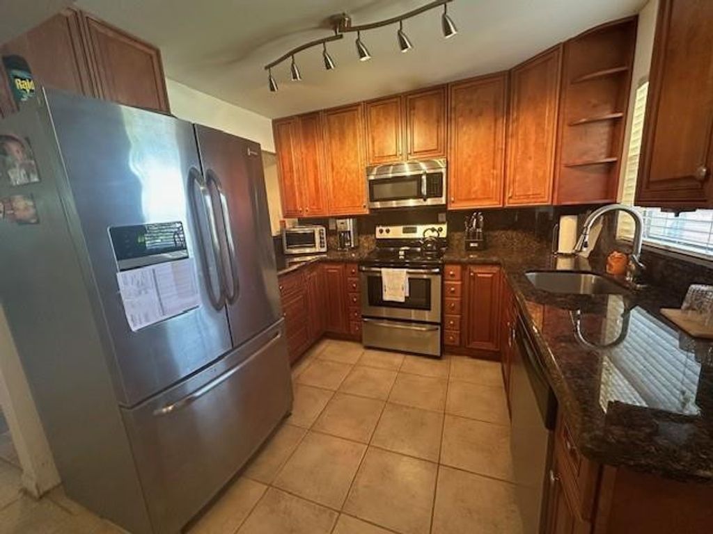 9350 Sunrise Lakes Boulevard 101, Sunrise, FL 33322