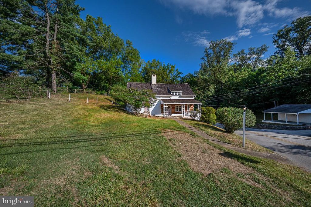 875 OLD STATE RD, Berwyn, PA 19312