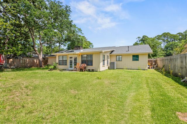 1016 Darlington Oak Drive, Niceville, FL 32578