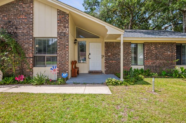 1016 Darlington Oak Drive, Niceville, FL 32578