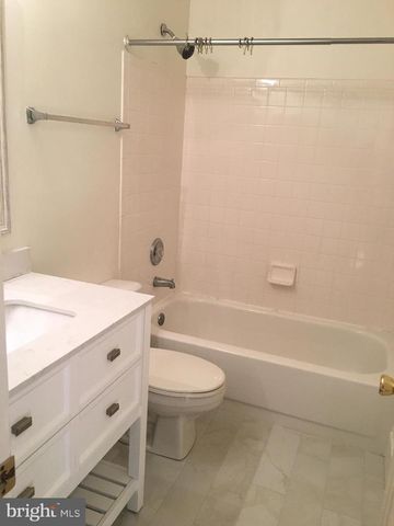 2253 JOURNET DR, Dunn Loring, VA 22027