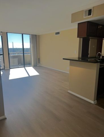 3525 Sage Road 1708, Houston, TX 77056