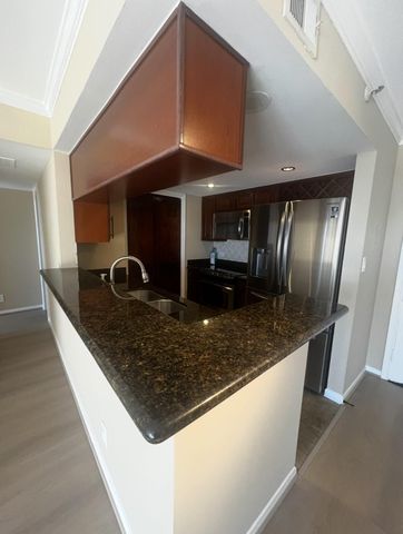 3525 Sage Road 1708, Houston, TX 77056