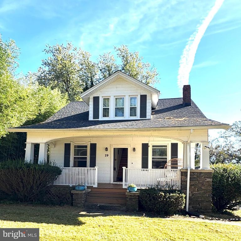 19 PLEASANT HILL RD, Owings Mills, MD 21117