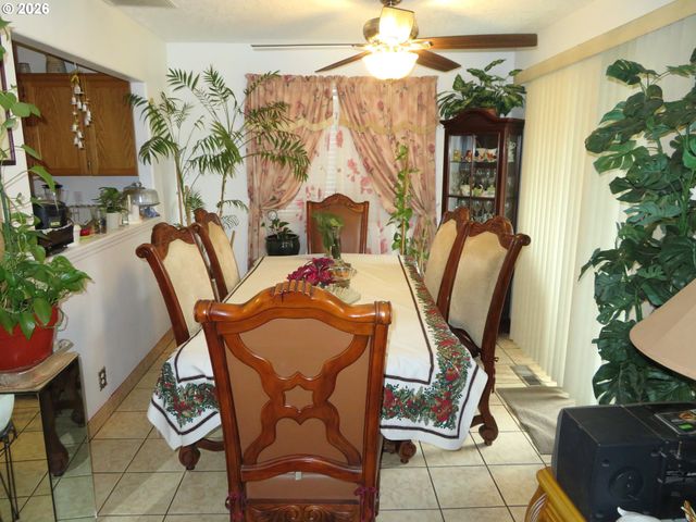 2485 N HOLLADAY St, Cornelius, OR 97113