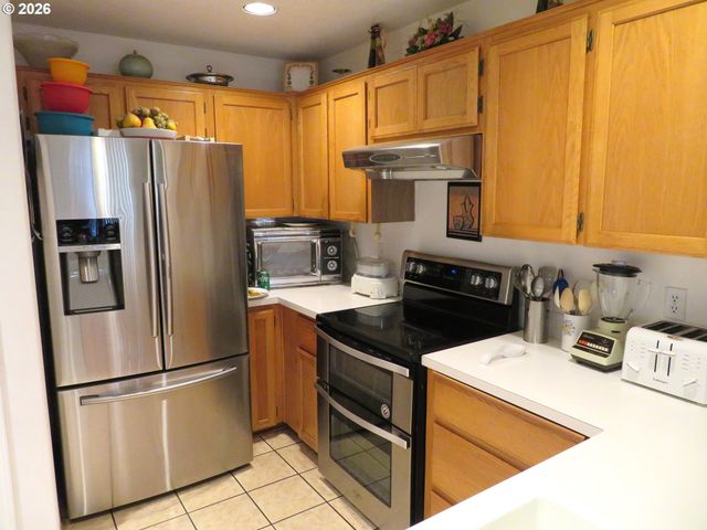 2485 N HOLLADAY St, Cornelius, OR 97113