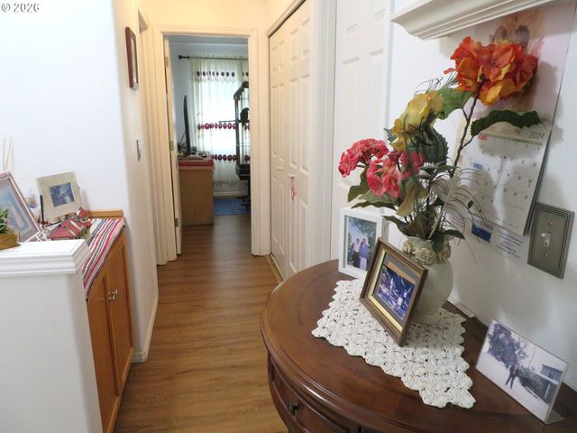 2485 N HOLLADAY St, Cornelius, OR 97113