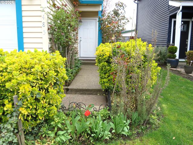 2485 N HOLLADAY St, Cornelius, OR 97113