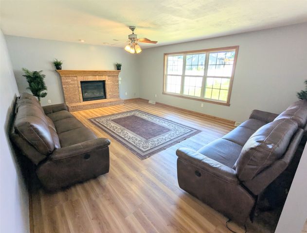 1027 W GORE Road, Erie, PA 16509