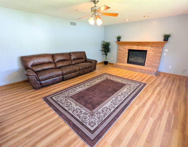 1027 W GORE Road, Erie, PA 16509