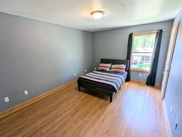 1027 W GORE Road, Erie, PA 16509