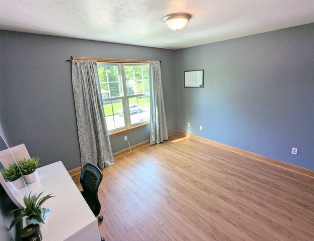 1027 W GORE Road, Erie, PA 16509