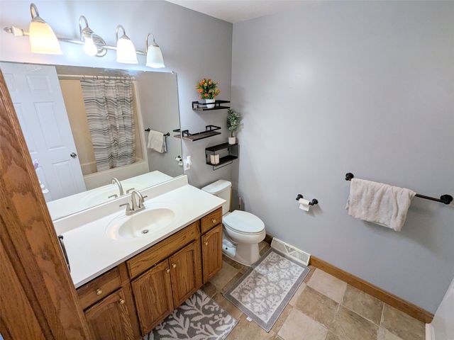 1027 W GORE Road, Erie, PA 16509