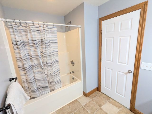 1027 W GORE Road, Erie, PA 16509