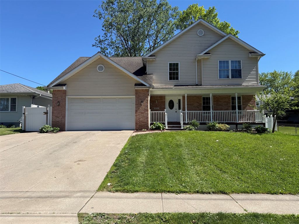 1027 W GORE Road, Erie, PA 16509