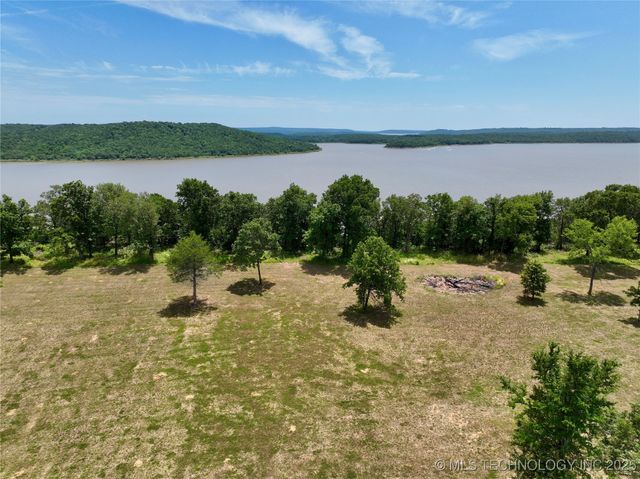 28 Kathy Lane, Eufaula, OK 74432