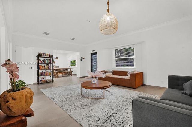 900 Tyler St, Hollywood, FL 33019