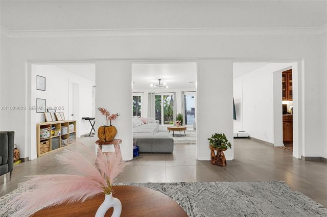 900 Tyler St, Hollywood, FL 33019