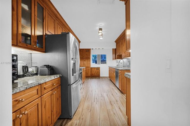 900 Tyler St, Hollywood, FL 33019