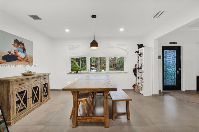 900 Tyler St, Hollywood, FL 33019