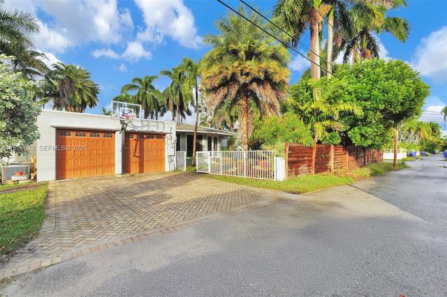 900 Tyler St, Hollywood, FL 33019