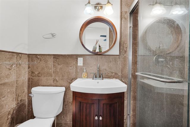 900 Tyler St, Hollywood, FL 33019