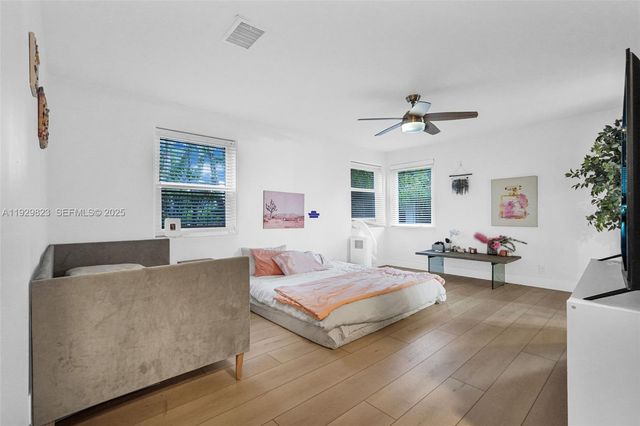 900 Tyler St, Hollywood, FL 33019