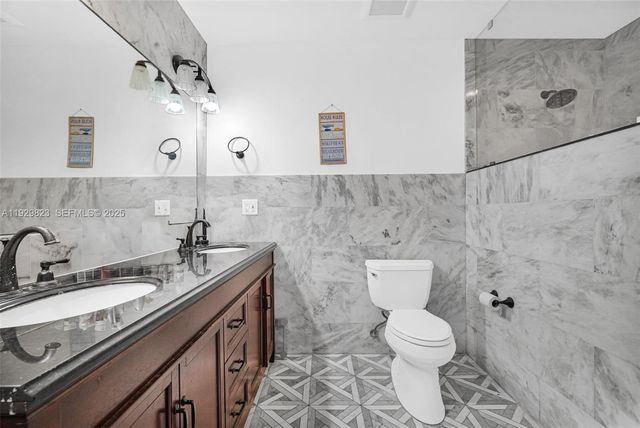 900 Tyler St, Hollywood, FL 33019