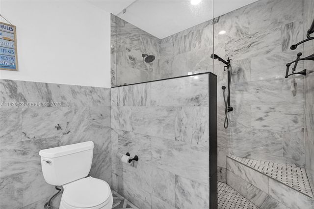 900 Tyler St, Hollywood, FL 33019