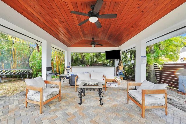 900 Tyler St, Hollywood, FL 33019