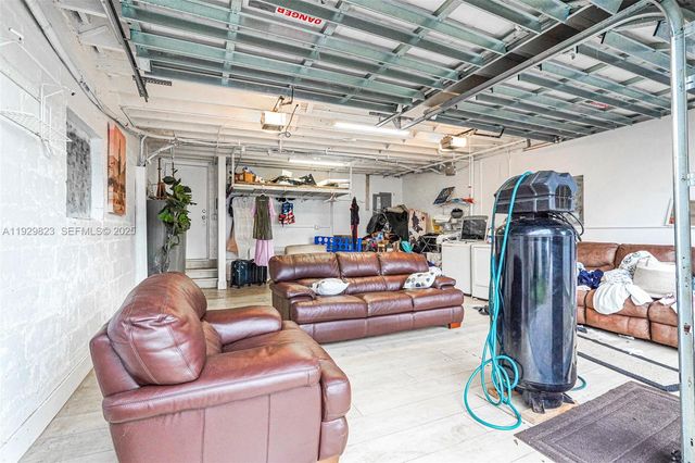 900 Tyler St, Hollywood, FL 33019