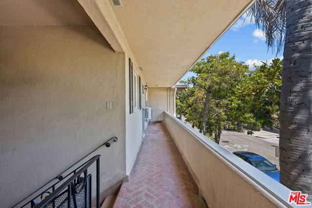 272 S Doheny Drive 1, Beverly Hills, CA 90211