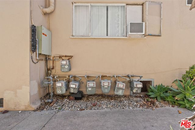 272 S Doheny Drive 1, Beverly Hills, CA 90211