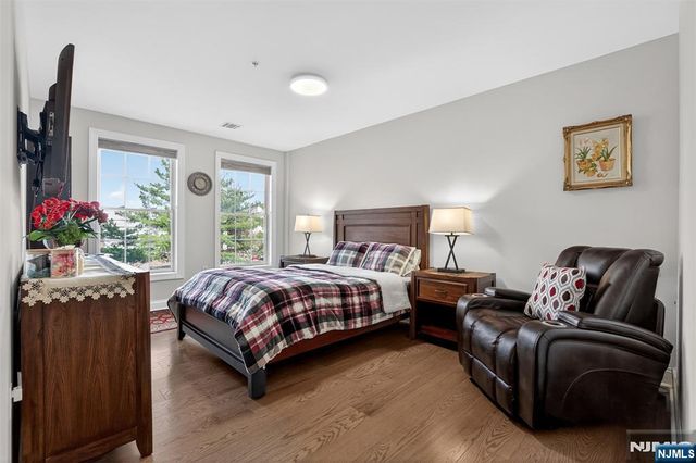 54 Polifly 103, Hackensack, NJ 07601