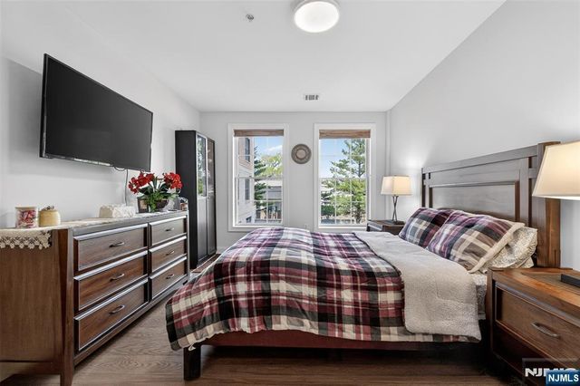 54 Polifly 103, Hackensack, NJ 07601