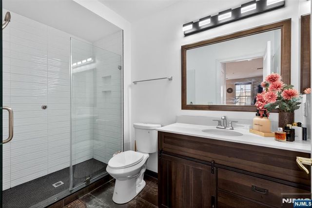 54 Polifly 103, Hackensack, NJ 07601