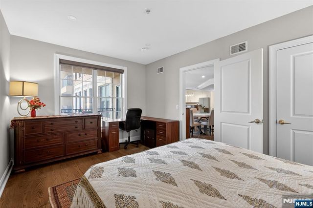 54 Polifly 103, Hackensack, NJ 07601